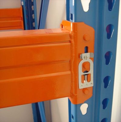Pengaturan Teardrop Pallet Rack Balok baja Rak gudang Perlindungan Korosi