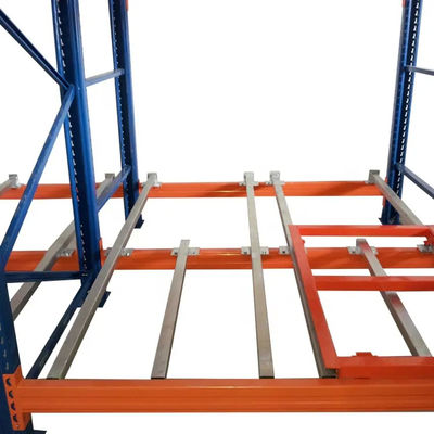Gudang Densitas Tinggi Push Back Pallet Racking Disesuaikan