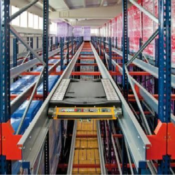 Gudang Ekonomi Menghemat Ruang Radio Shuttle Palet Racking System Untuk Gudang